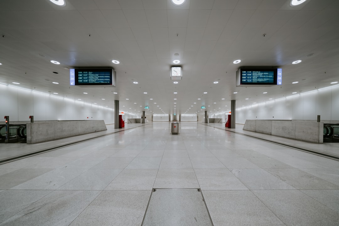 Klare Sicht auf das Feuer: Kaminscheibe richtig reinigen